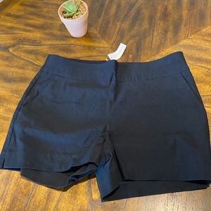 Bermuda high waisted black shorts. Size L.